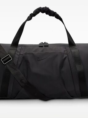 Nike Black Sports Duffel Bag with Shoulder Strap 35L